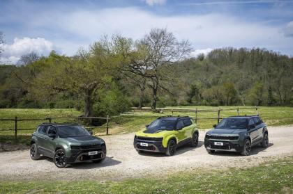 Jeep Avenger: Πρώτη ανανέωση με φωτιζόμενη μάσκα και νέο 1.2 Turbo 